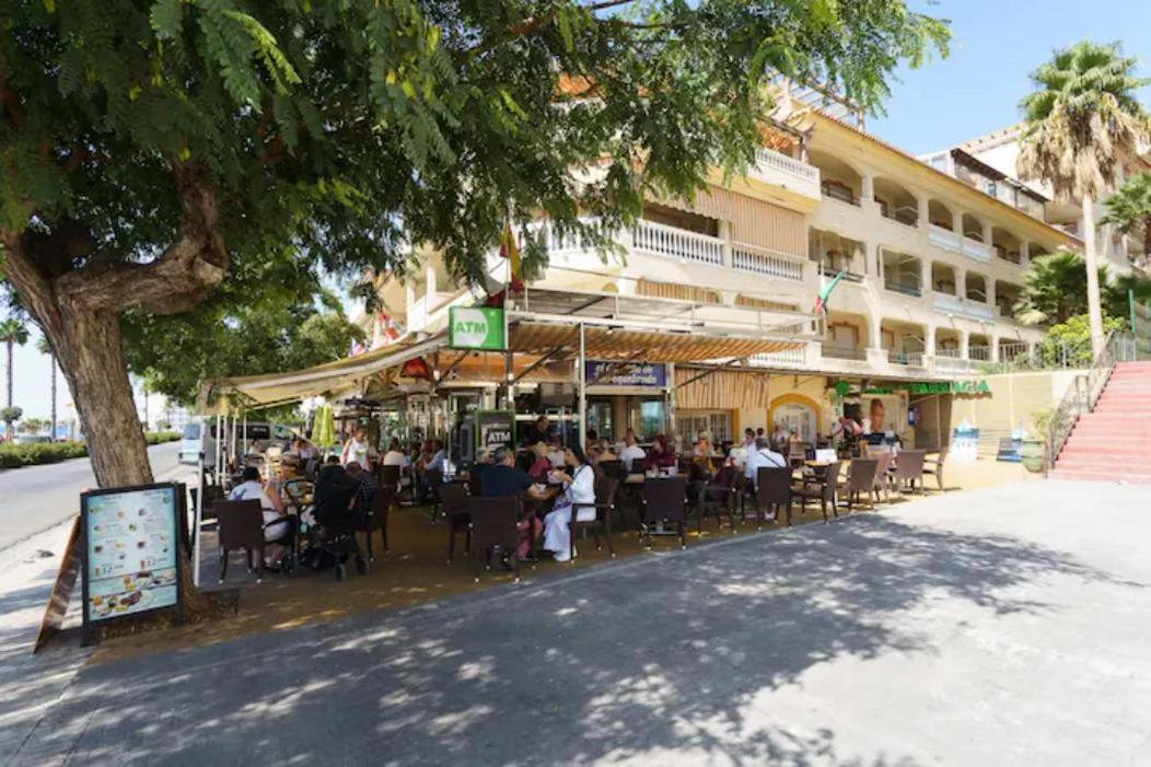 Chic Beachfront Flat With Amazing Sea Views And Private Indoor Parking Benalmádena Exterior foto