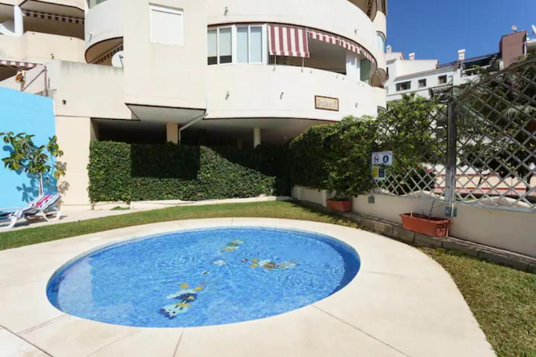 Chic Beachfront Flat With Amazing Sea Views And Private Indoor Parking Benalmádena Exterior foto
