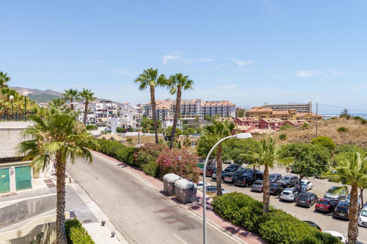 Chic Beachfront Flat With Amazing Sea Views And Private Indoor Parking Benalmádena Exterior foto