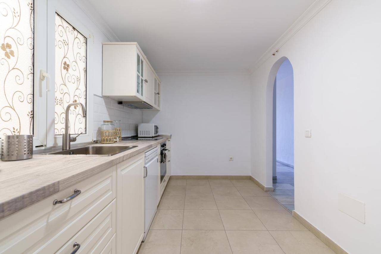 Chic Beachfront Flat With Amazing Sea Views And Private Indoor Parking Benalmádena Exterior foto